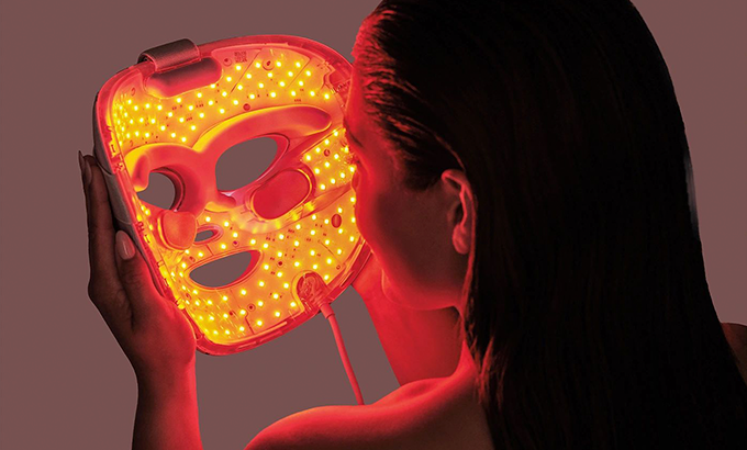 Perché la Maschera a LED per Fototerapia è essenziale nella Tua Routine di Skincare?